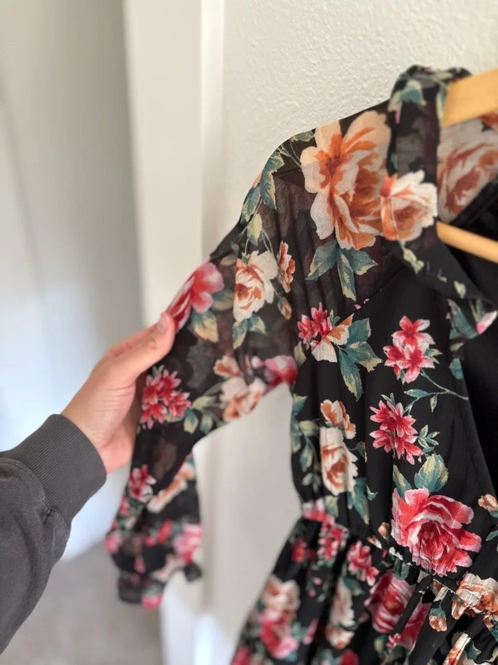 American Eagle Outfitters Black Floral Long-Sleeve Tiered Dress